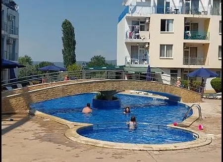 Apartamento студия-солнце бассейн