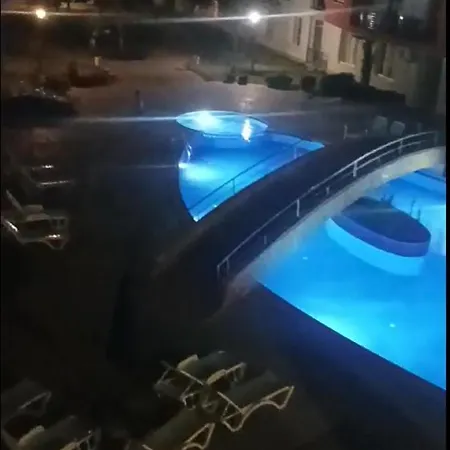 студия-солнце бассейн Apartment